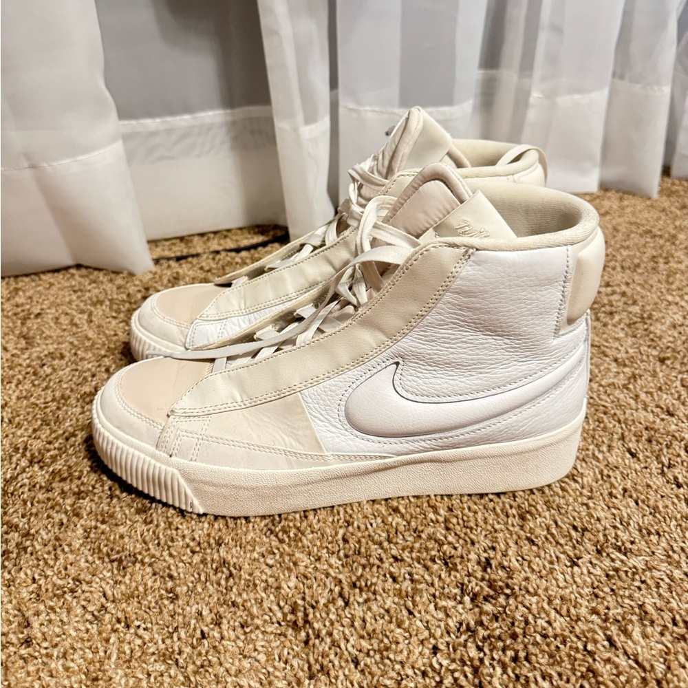 Off-white/cream women’s Nike blazers size 10